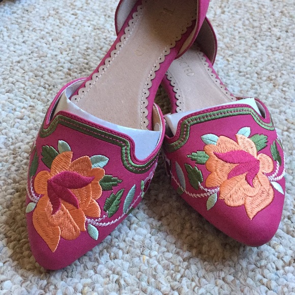 Restricted Shoes - Floral embroidered shoes